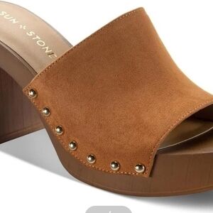 NIB $45 Sun + Stone Women's Tan Studded Clogs Size 6